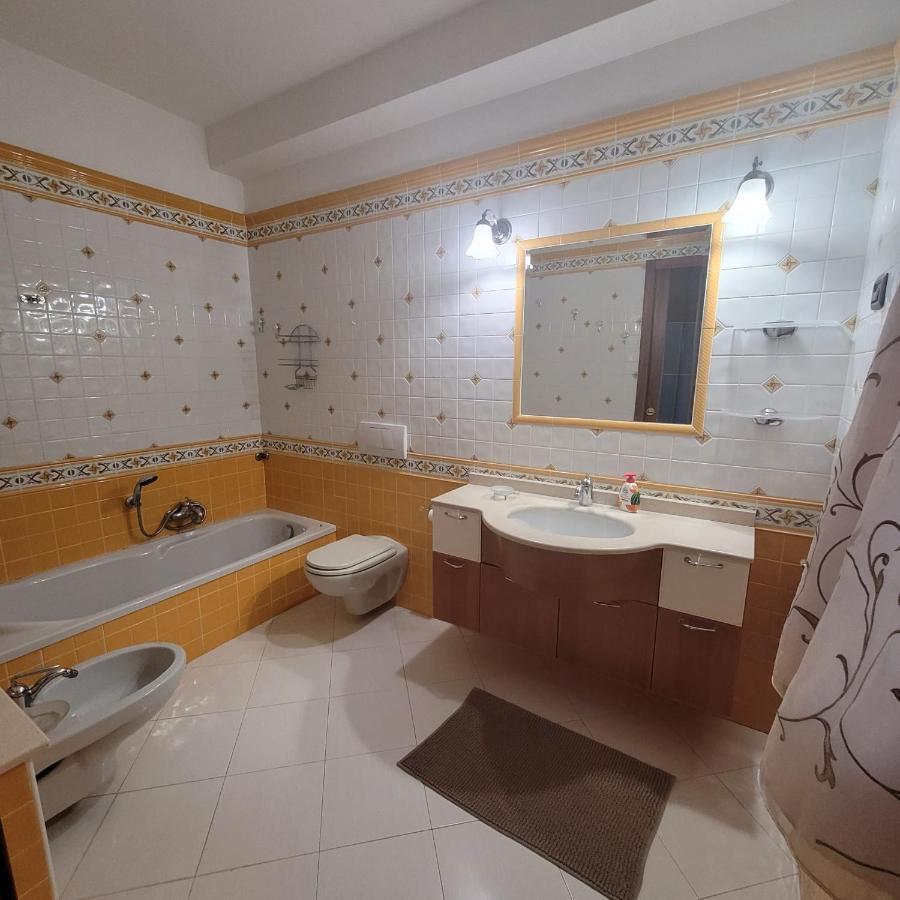 Chez Barnie Favoloso Appartamento Privato In Villa A 800Mt Ingresso Fiera Римини Екстериор снимка